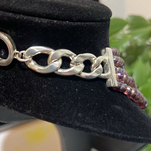 Elegant Multicolor Beaded Necklace - Picture 3 of 10